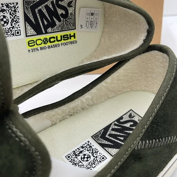 Vans Men's Green Classic Slip-On Slip-On Vr3 SfSherpa Grape Leaf/Marshma